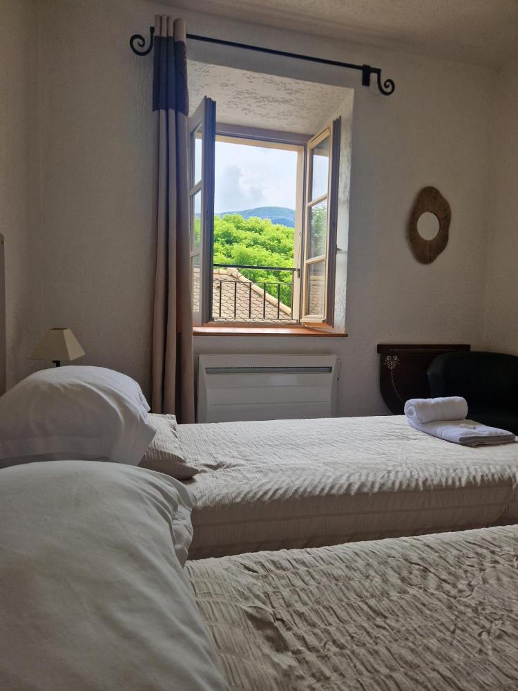 Twin Room with Mountain View