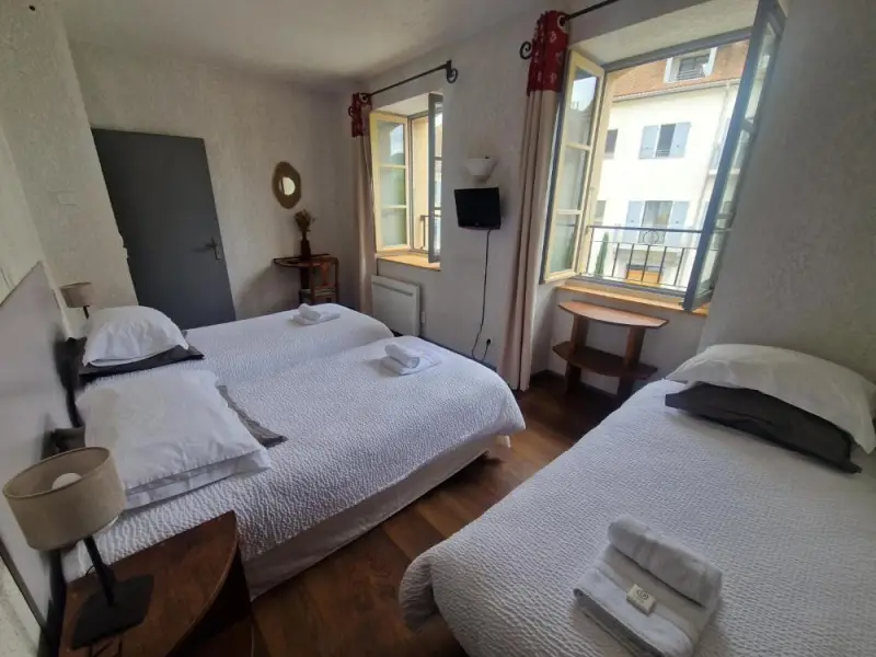Triple Room with City View